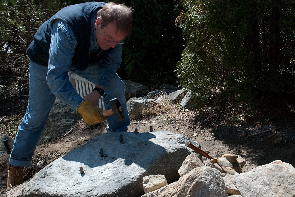 DSC_8500.jpg - Here I am using a set of 'feathers and wedges' to split the granite in straight lines with a few taps.