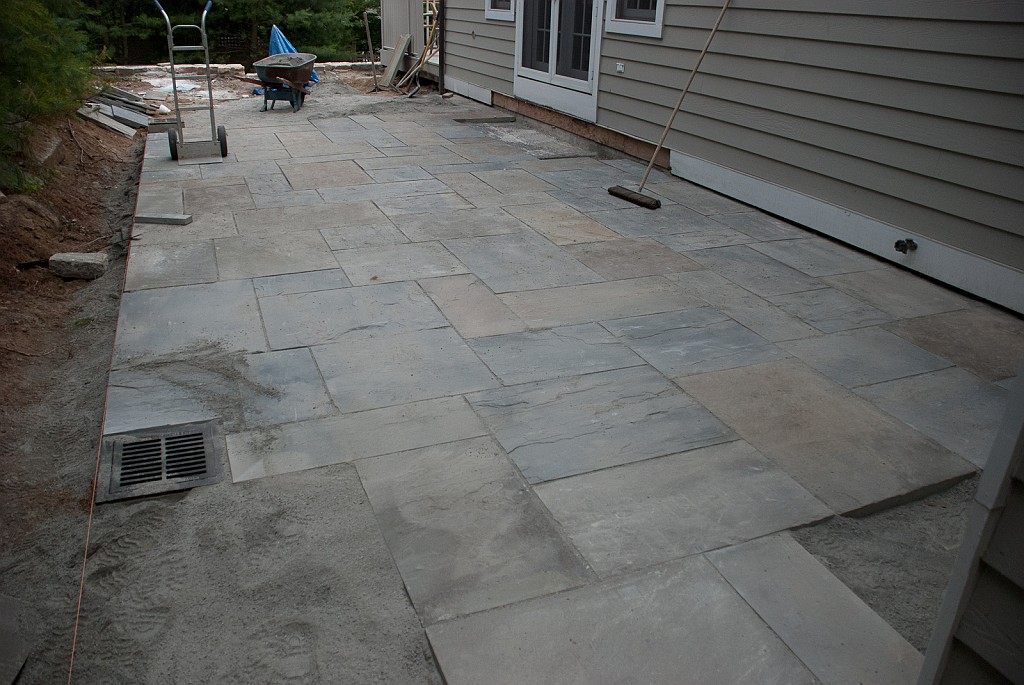 DSC_8638.jpg - More flagstones are in place.