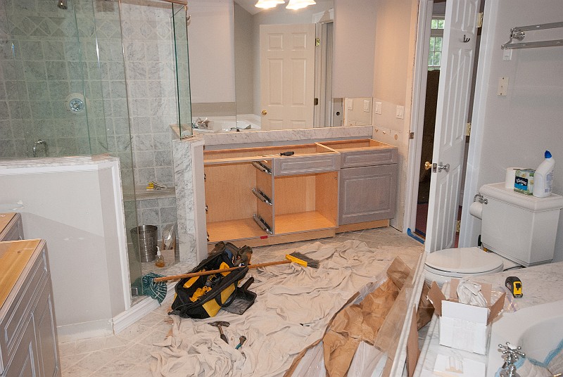 DSC_0132.jpg - Looks good.  Getting the marble tops & sinks out without breakage was NOT a certainty, as the marble was glued in place.
