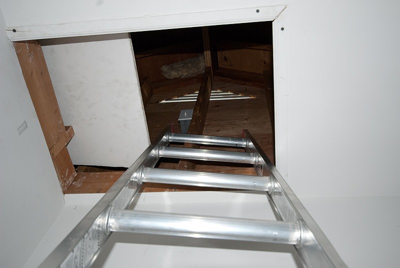 DSC_9203.jpg - The ceiling is 10+ feet up.  The "hatch" was just a loose piece of sheetrock.  We can do better.