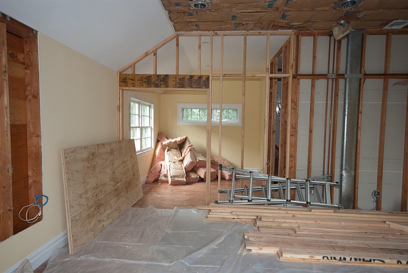 DSC_9301.jpg - Pocket door for left master closet is framed.