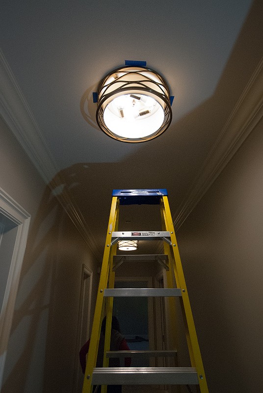 DSC_2911.jpg - Another day, and I'm installing yet another ceiling light fixture.
